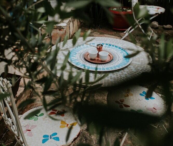 تختخواب و صبحانه Villa Anri