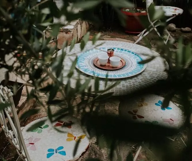 تختخواب و صبحانه Villa Anri