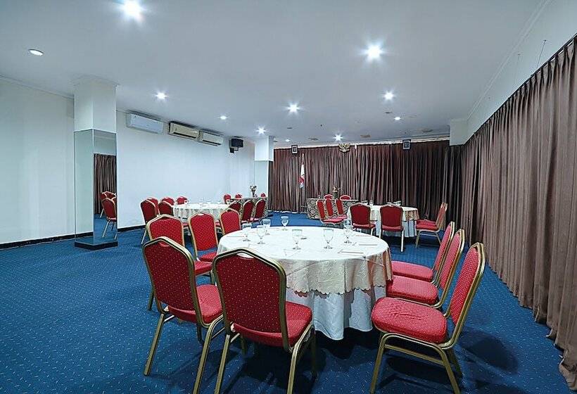 בית מלון כפרי Dafam Pekalongan