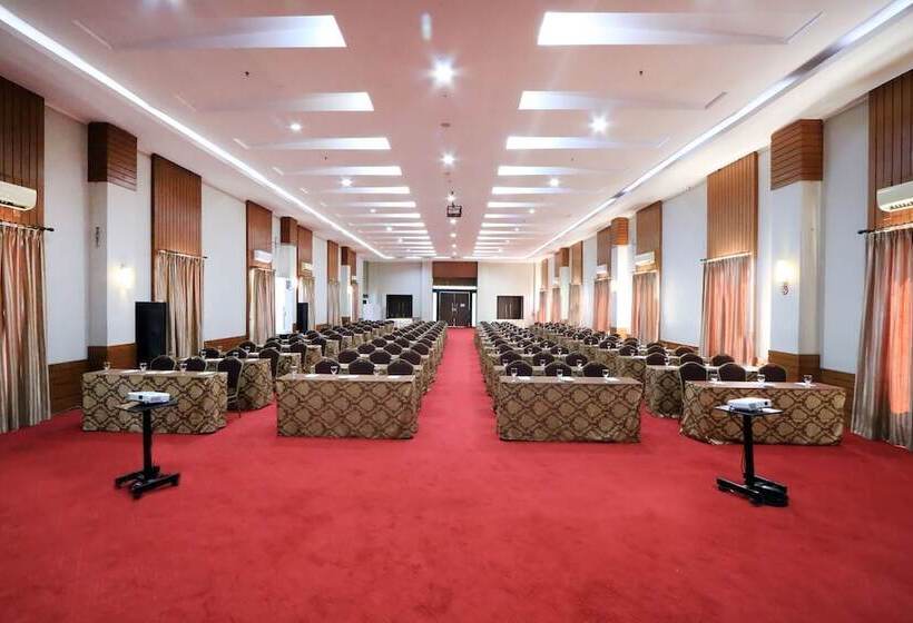 בית מלון כפרי Dafam Pekalongan