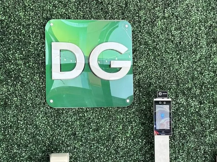 Dg Budget Hotel Salem