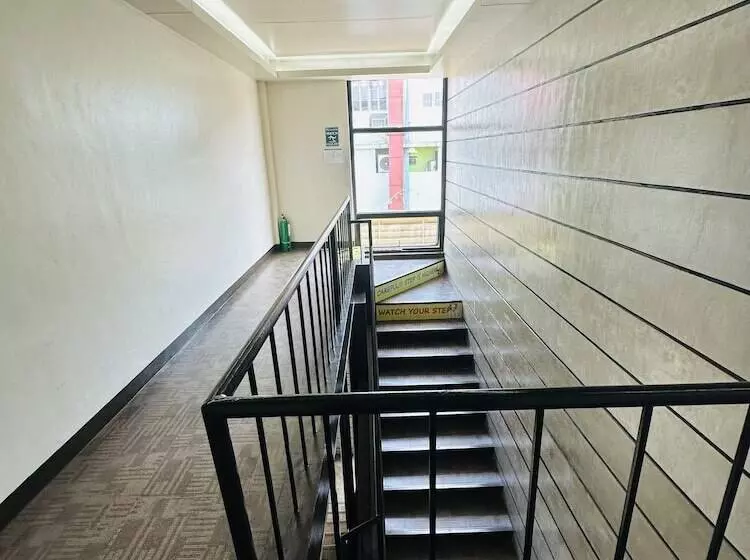 Dg Budget Hotel Salem