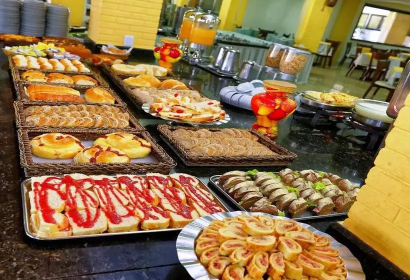 Отель Flamboyant  & Convention