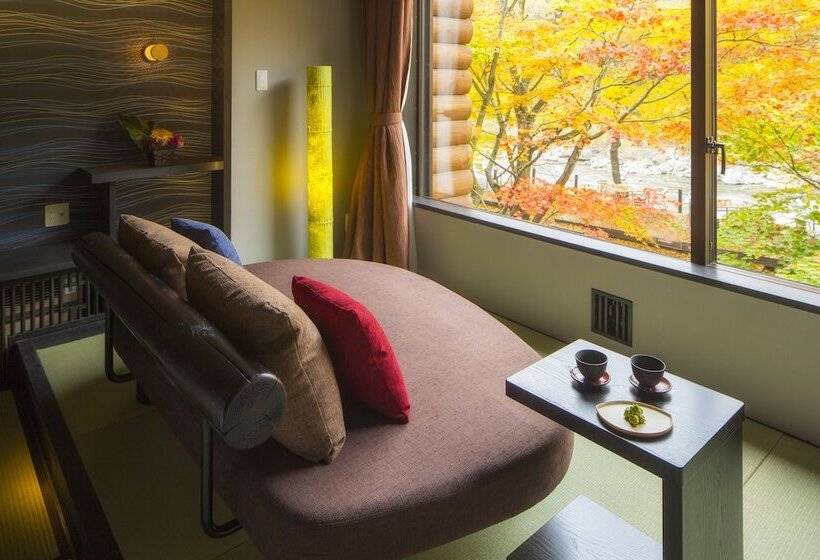 בית מלון כפרי Hoshino Resorts Oirase Keiryu