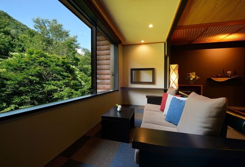 בית מלון כפרי Hoshino Resorts Oirase Keiryu