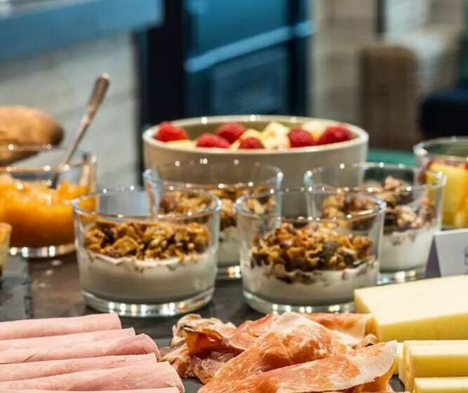 هتل Hôtel Bristol Union Intra Muros