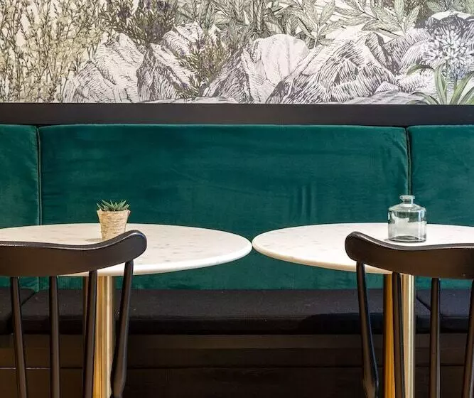 هتل Hôtel Bristol Union Intra Muros