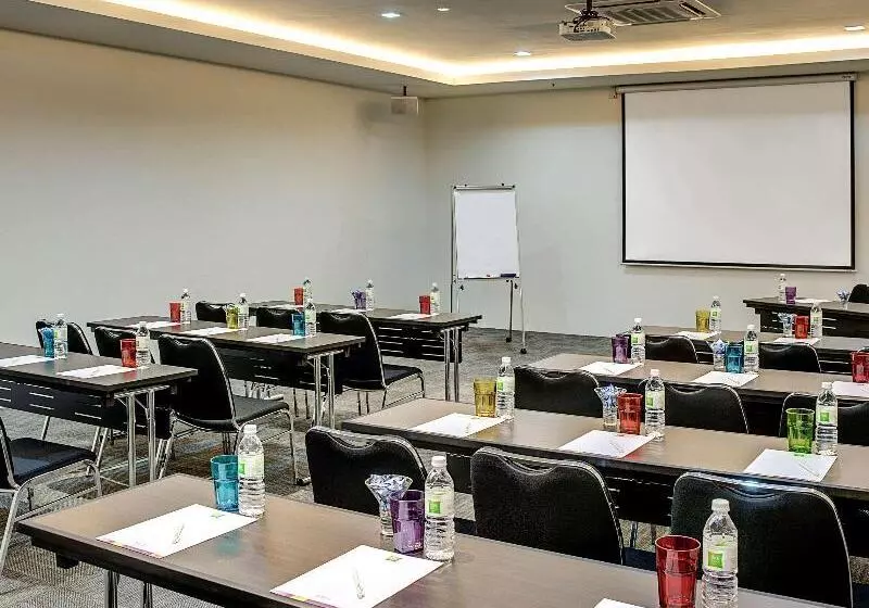 هتل Ibis Styles Kuala Lumpur Fraser Business Park