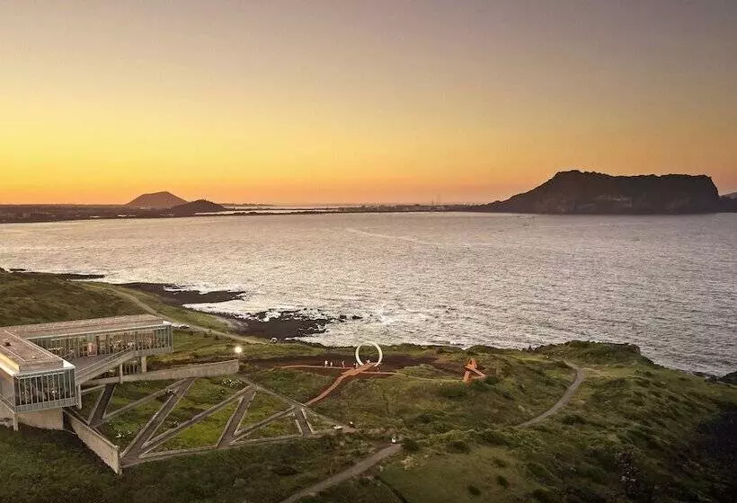 Отель Phoenix Island