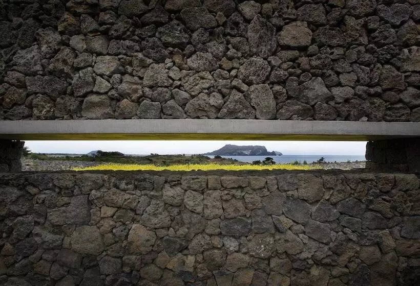 Отель Phoenix Island