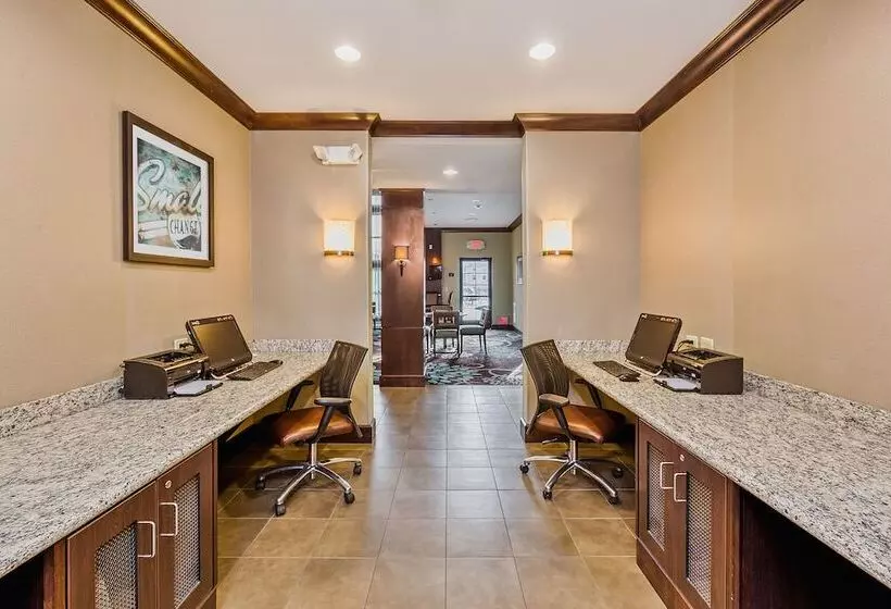 فندق Staybridge Suites Bismarck, An Ihg