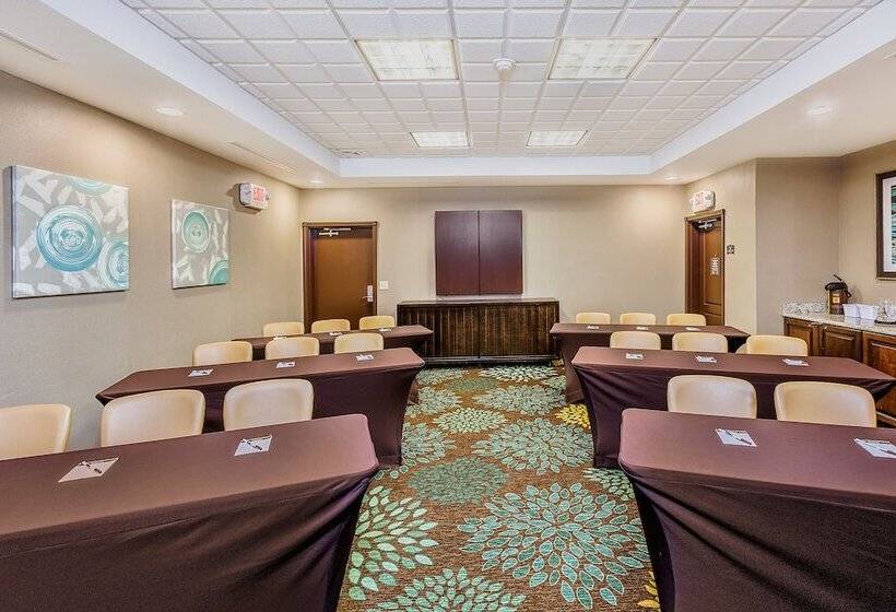 هتل Staybridge Suites Bismarck, An Ihg
