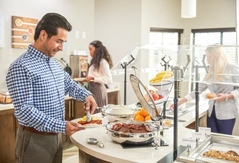 هتل Staybridge Suites Bismarck, An Ihg