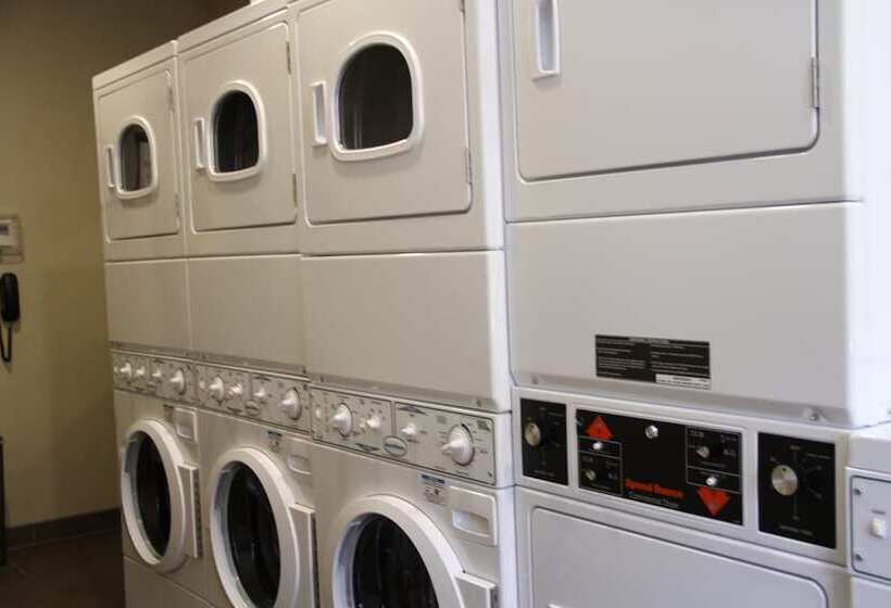 هتل Staybridge Suites Bismarck, An Ihg