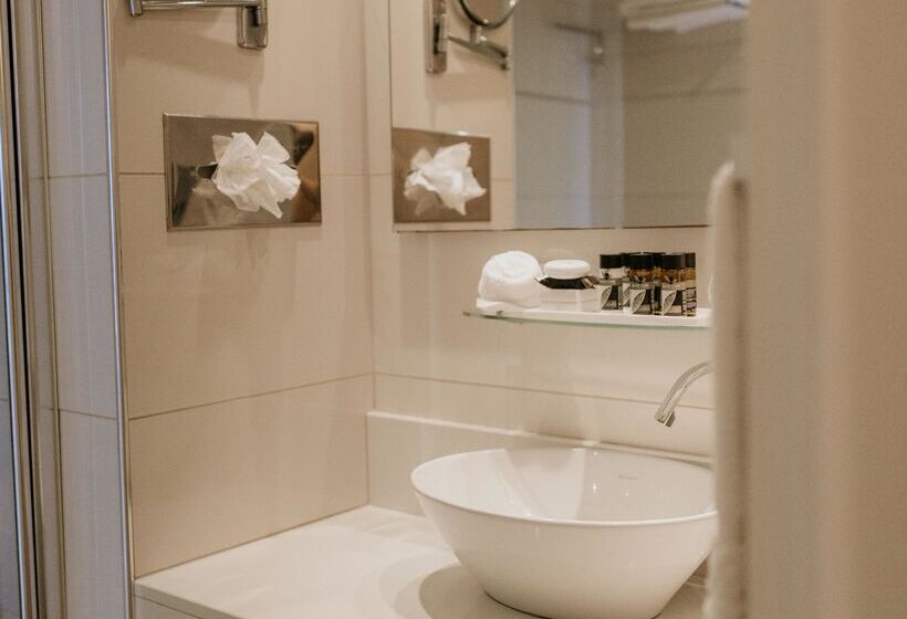 St George Beach Hotel & Spa Resort