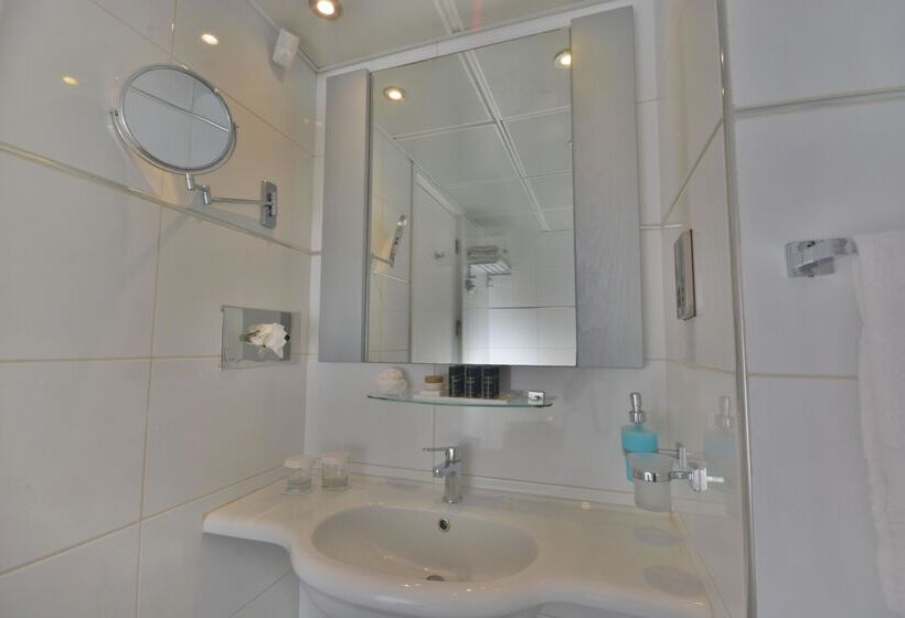 St George Beach Hotel & Spa Resort