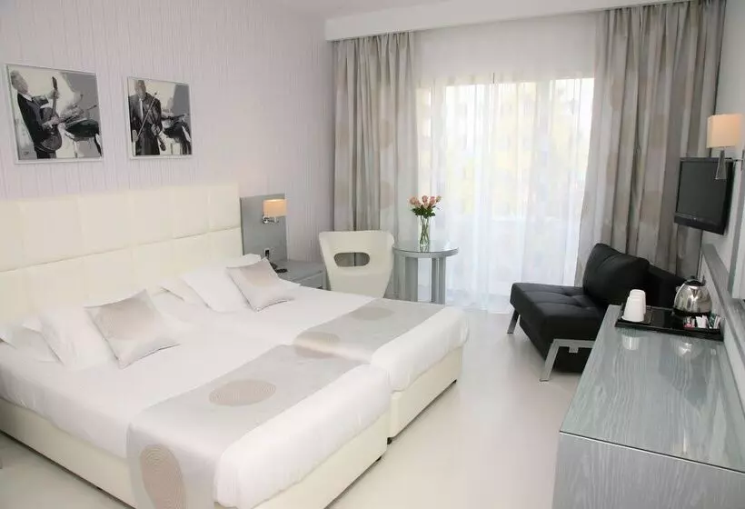 St George Beach Hotel & Spa Resort