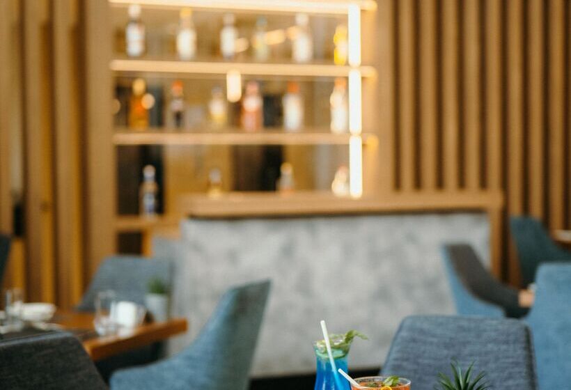 St George Beach Hotel & Spa Resort