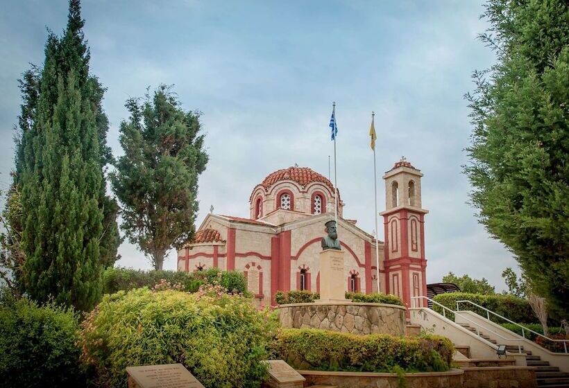 St George Beach Hotel & Spa Resort