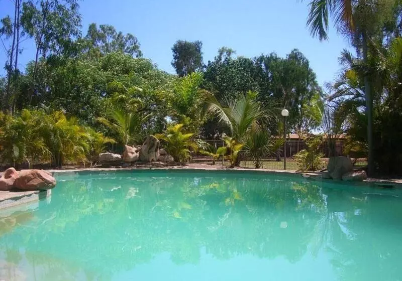 Territory Manor Motel & Caravan Park