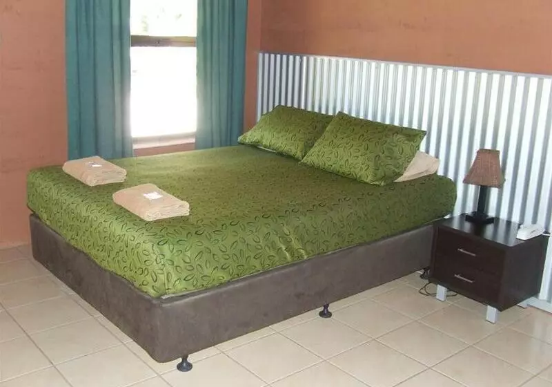 Territory Manor Motel & Caravan Park