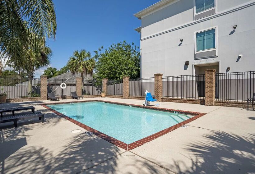 Отель Best Western Plus Chalmette