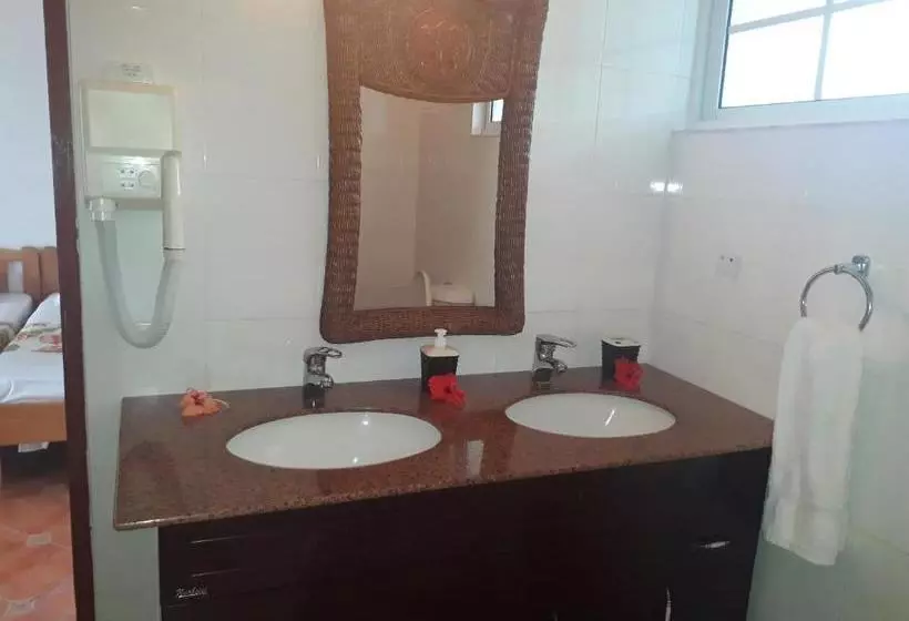 هتل Chateau Sans Souci