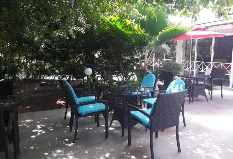 هتل Chateau Sans Souci