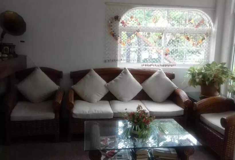 هتل Chateau Sans Souci