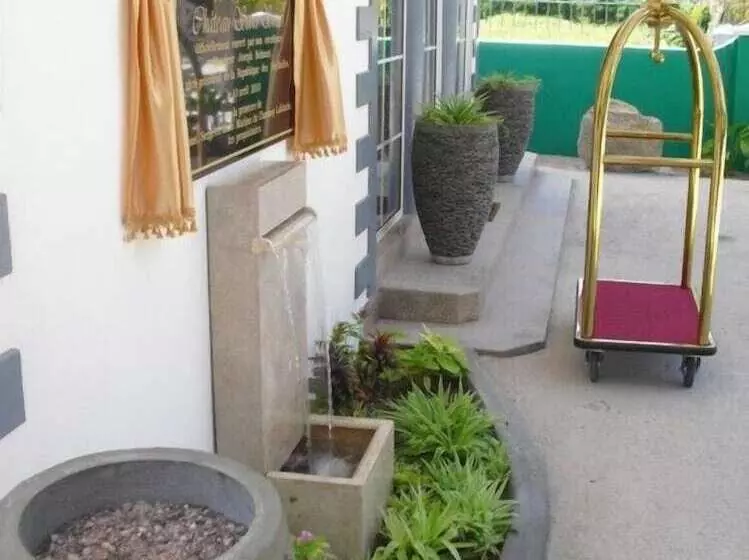 هتل Chateau Sans Souci