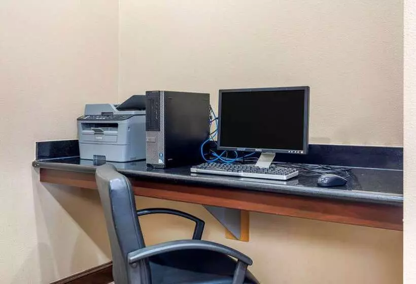 호텔 Comfort Inn Near Unt