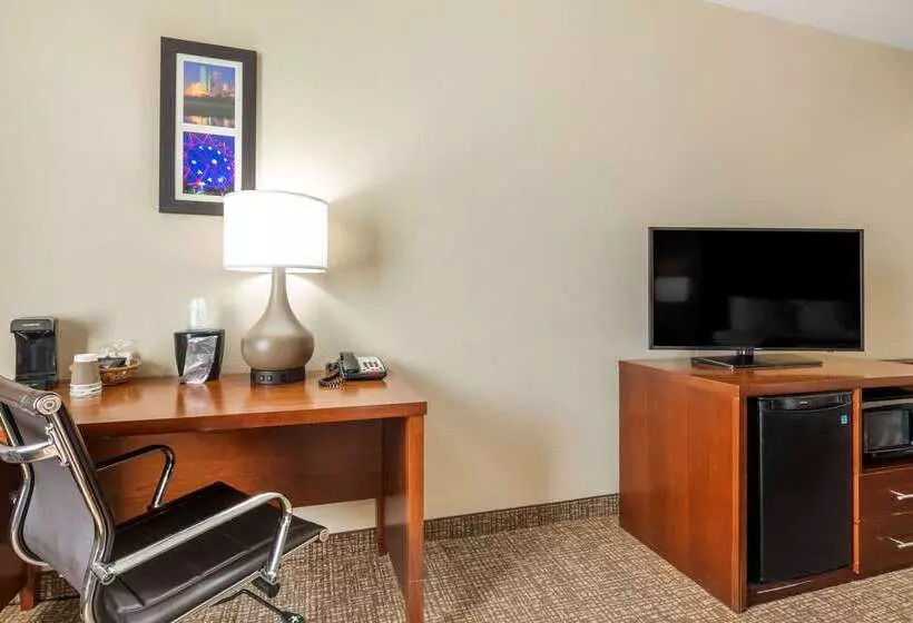 호텔 Comfort Inn Near Unt