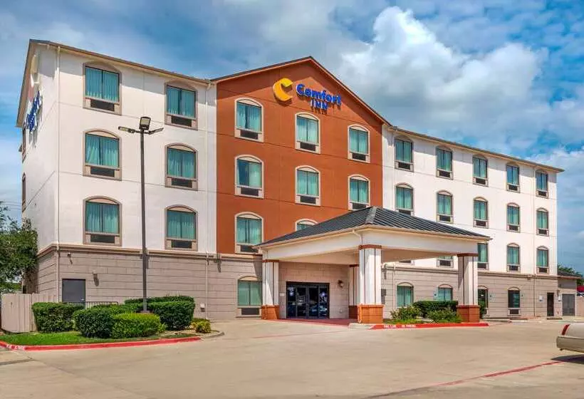 호텔 Comfort Inn Near Unt