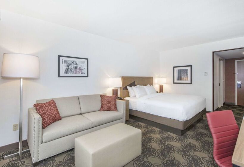 فندق Doubletree By Hilton Raleigh Cary