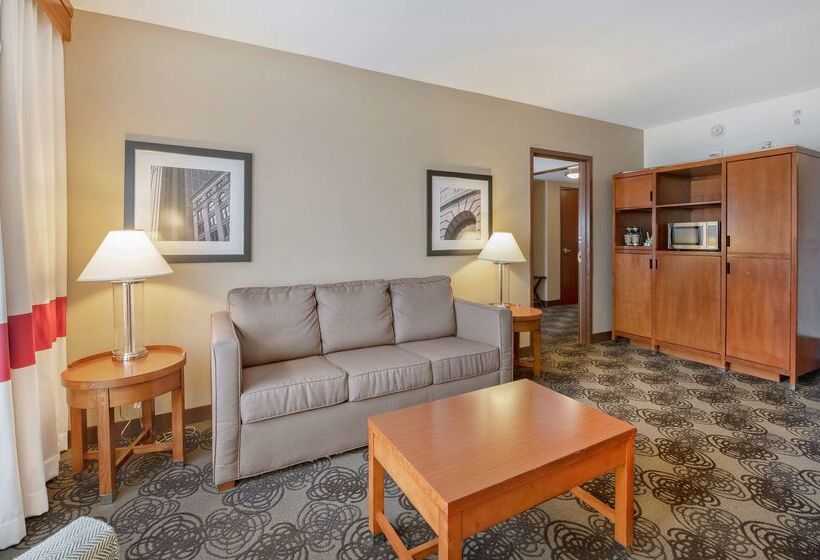 فندق Doubletree By Hilton Raleigh Cary