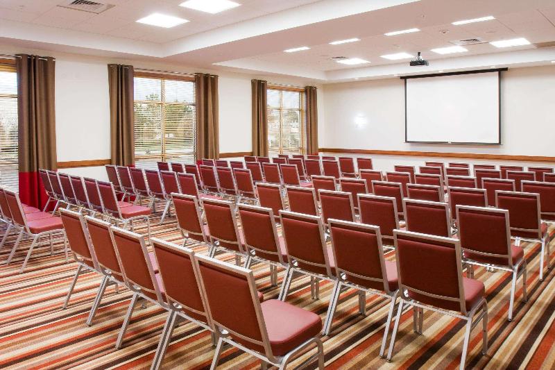 فندق Doubletree By Hilton Raleigh Cary