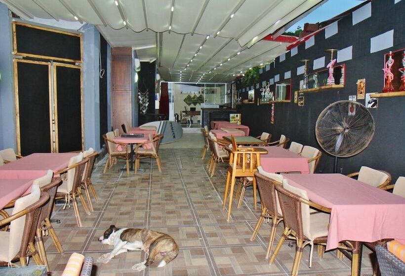 Отель George Dragon Beach