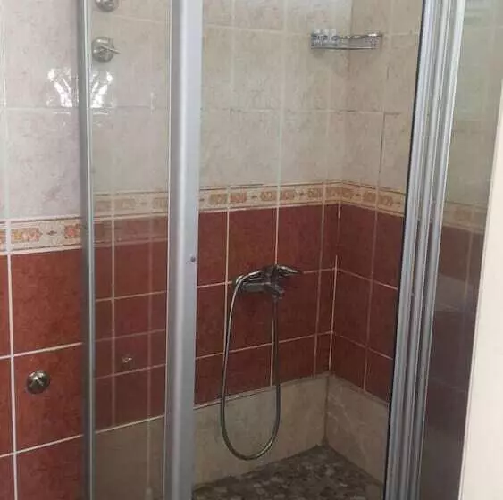 Отель George Dragon Beach