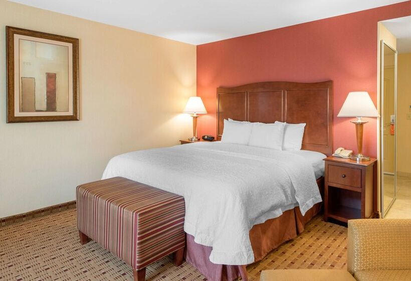 בית מלון כפרי Hampton Inn & Suites Arcata