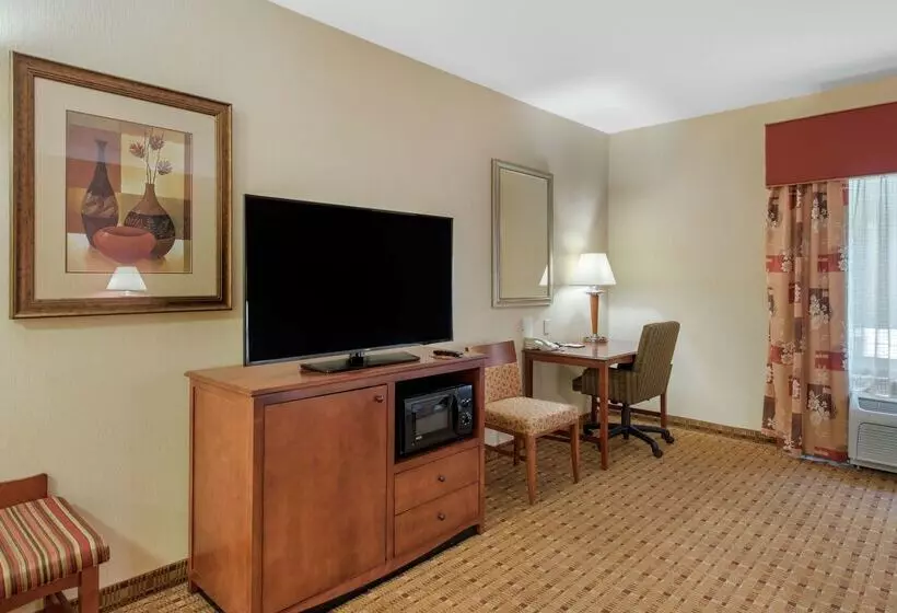 호텔 Hampton Inn & Suites Arcata