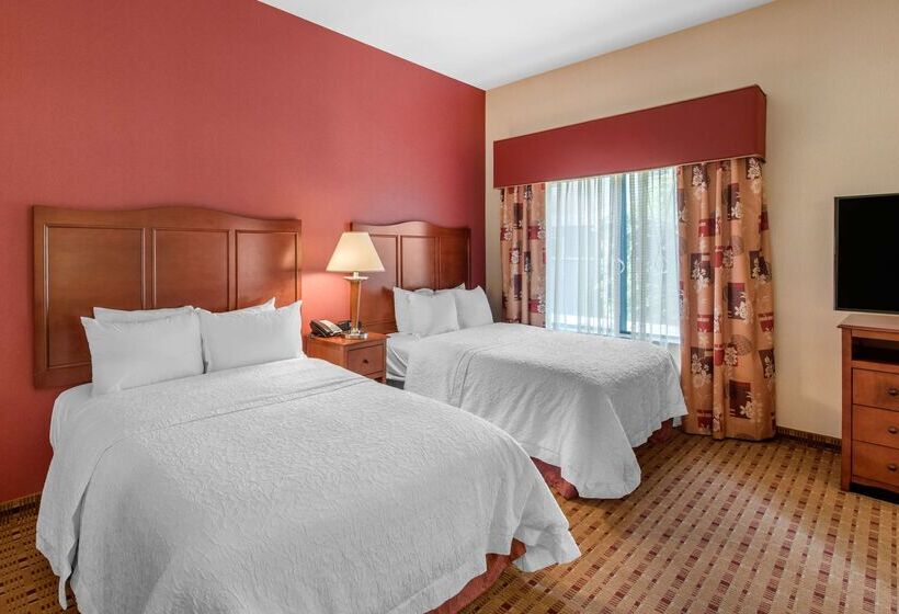 בית מלון כפרי Hampton Inn & Suites Arcata