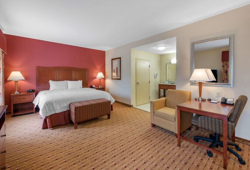 בית מלון כפרי Hampton Inn & Suites Arcata