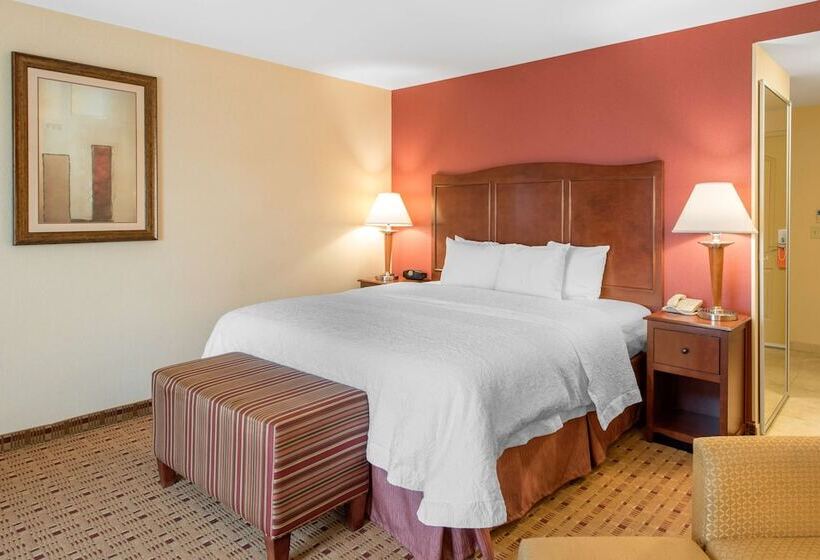 בית מלון כפרי Hampton Inn & Suites Arcata