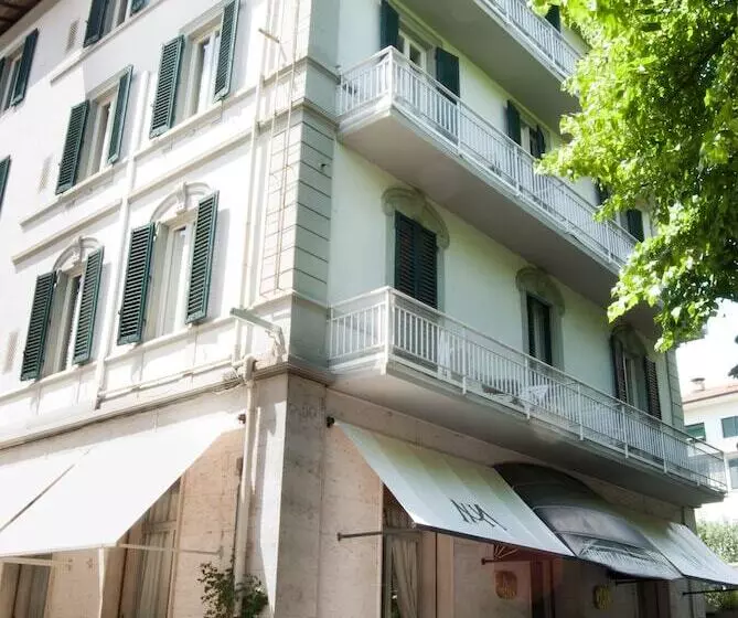 Отель Mediterraneo