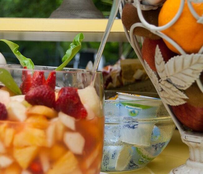 ホテル Mediterraneo