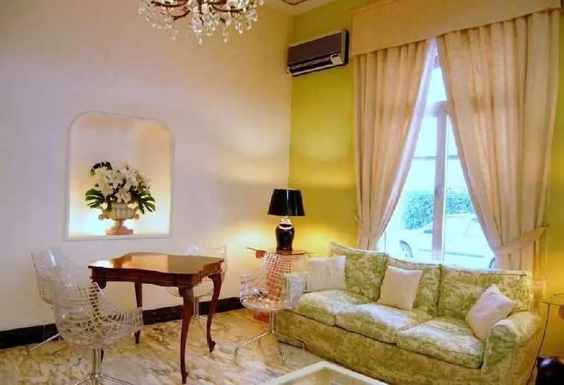 Отель Mediterraneo