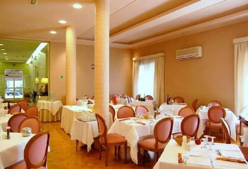 Отель Mediterraneo