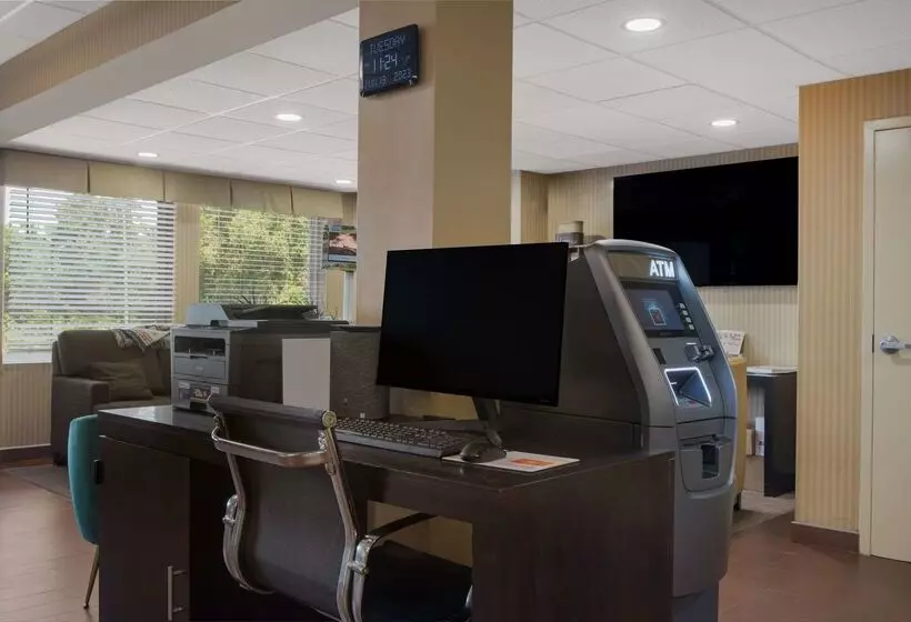 호텔 Quality Inn & Suites Chambersburg