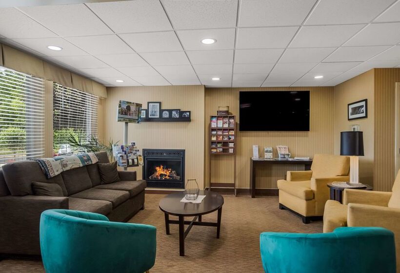 Отель Quality Inn & Suites Chambersburg