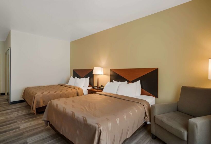 Отель Quality Inn & Suites Chambersburg